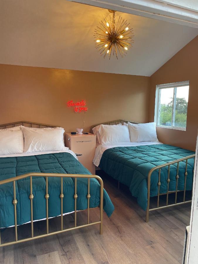 Glamping Hollywood Hills - Luxury Tiny House Pensión *