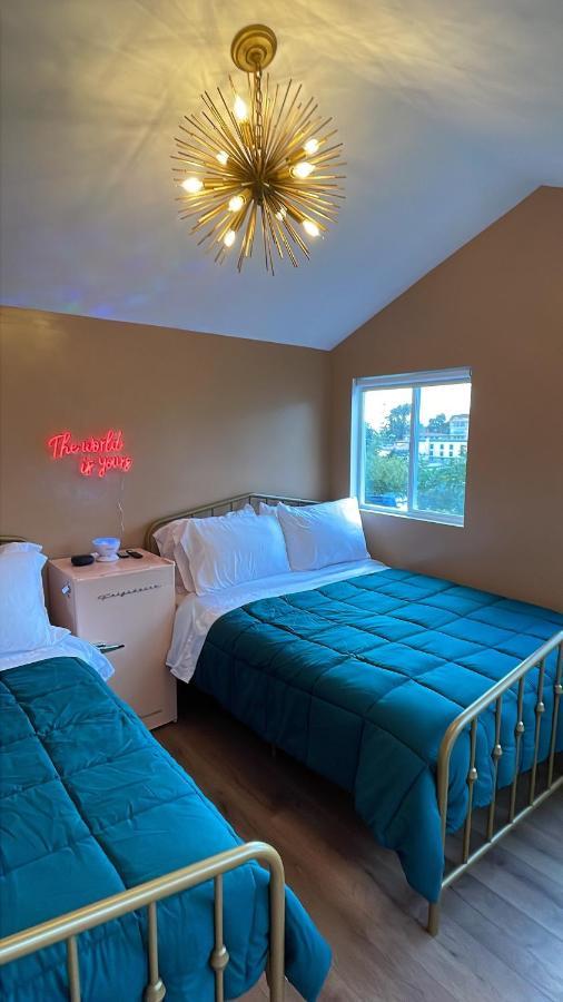 Glamping Hollywood Hills - Luxury Tiny House Pensión